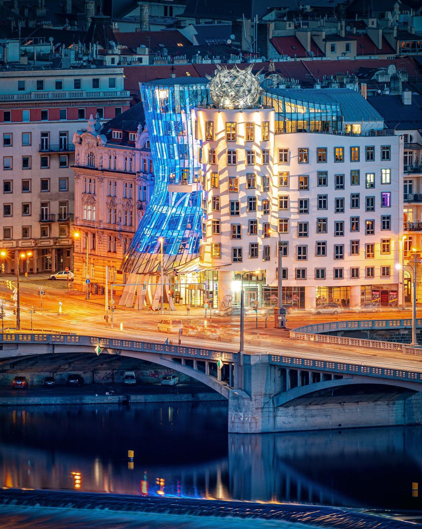 Dancing House - Tancici Dum 4* Prag